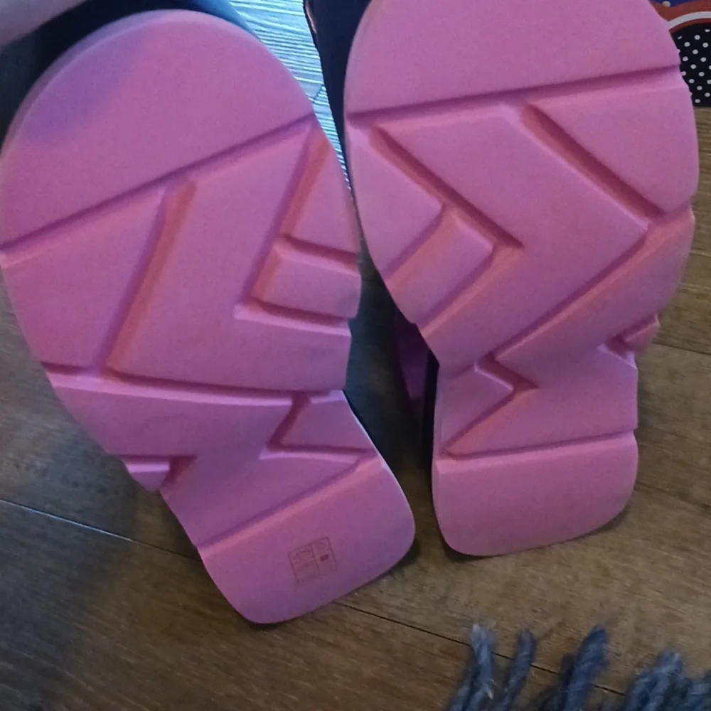 Irregular Choice Hello Kitty Cavern Platform Boots Size 39/8.5 - Picture 9 of 16